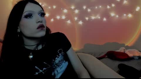 Snapshot of angel_wavee chatting on December 13, 2024, 6:05 pm Angel Love online show from December 13, 2024, 6:05 pm