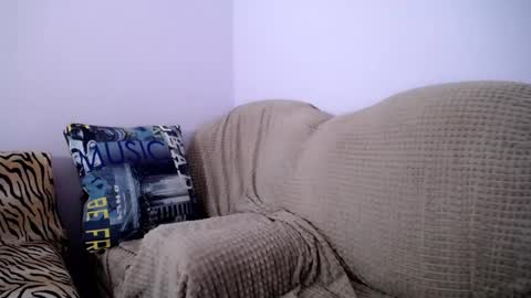 Snapshot of angel_zoe77 chatting on January 17, 2025, 11:17 am Zoe online show from January 17, 2025, 11:17 am