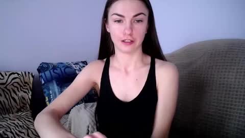 Snapshot of angel_zoe77 chatting on February 14, 2025, 11:42 am Zoe online show from February 14, 2025, 11:42 am