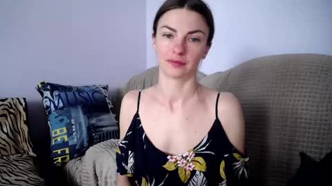 Snapshot of angel_zoe77 chatting on September 12, 2025, 8:03 am Zoe online show from September 12, 2025, 8:03 am