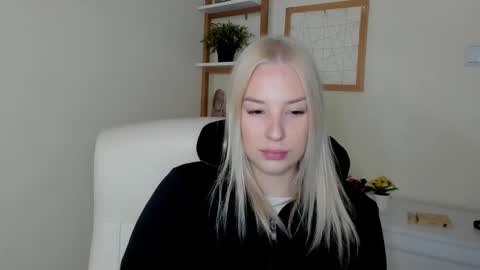 Snapshot of angela21babe chatting on February 3, 2026, 6:51 am Angela online show from February 3, 2026, 6:51 am