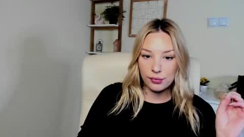 Snapshot of angela21babe chatting on March 4, 2026, 1:28 pm Angela online show from March 4, 2026, 1:28 pm