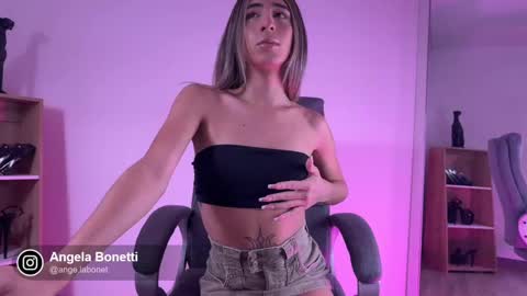 Angela Bonetti online show from February 11, 2025, 11:10 am