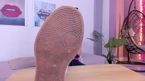 A N G E LA.  online show from November 24, 2025, 3:39 am