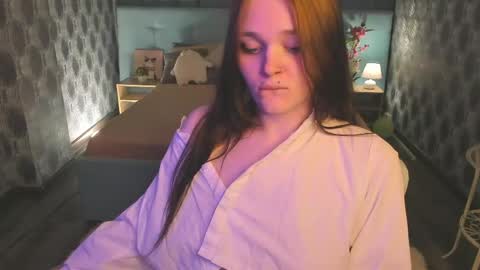 Angela online show from June 3, 2026, 12:57 am