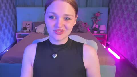 Angela online show from June 4, 2026, 12:49 am