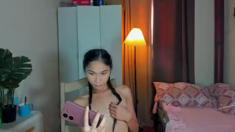 Snapshot of angela_mccollins chatting on September 18, 2025, 12:12 am angela online show from September 18, 2025, 12:12 am