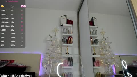 Snapshot of angela_myst chatting on December 20, 2024, 9:32 am Angela online show from December 20, 2024, 9:32 am