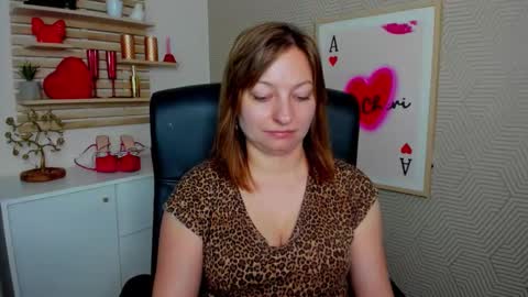 Snapshot of angela_samt chatting on May 4, 2026, 5:36 am Angela online show from May 4, 2026, 5:36 am