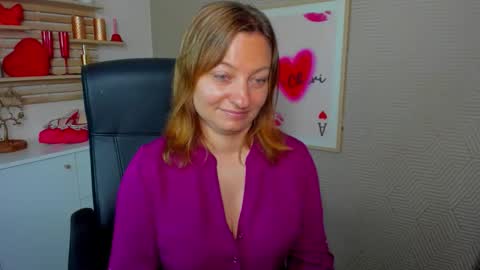 Snapshot of angela_samt chatting on June 11, 2026, 6:11 am Angela online show from June 11, 2026, 6:11 am