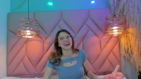 Snapshot of angelaa_cute chatting on December 27, 2024, 2:54 pm ANGELA online show from December 27, 2024, 2:54 pm