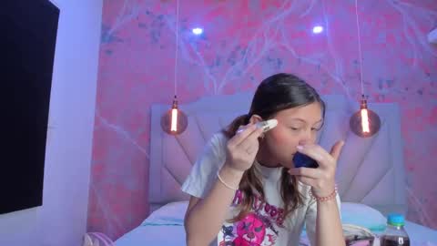 Snapshot of angelaa_cute chatting on February 27, 2025, 12:23 pm ANGELA online show from February 27, 2025, 12:23 pm