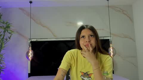 Snapshot of angelaa_cute chatting on September 15, 2025, 12:05 pm ANGELA online show from September 15, 2025, 12:05 pm