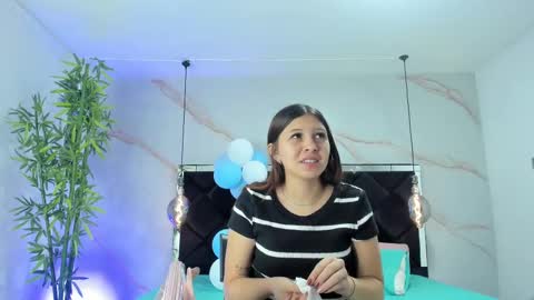 Snapshot of angelaa_cute chatting on October 1, 2025, 12:11 pm ANGELA online show from October 1, 2025, 12:11 pm