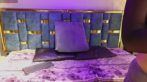 angelacute19 online show from February 18, 2025, 3:42 am