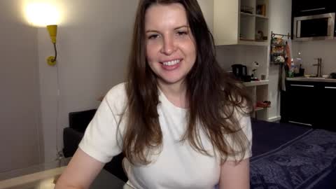 Angela online show from September 24, 2025, 3:59 pm