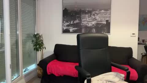 Angela online show from July 10, 2026, 7:27 pm