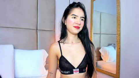 angelag_ online show from June 3, 2026, 8:36 pm