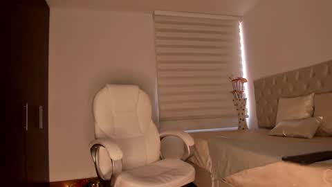 Snapshot of angelalovers chatting on December 7, 2024, 4:25 pm angelalovers online show from December 7, 2024, 4:25 pm