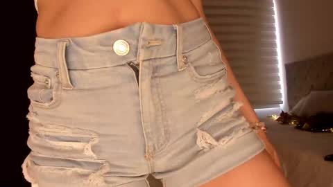 Snapshot of angelalovers chatting on December 27, 2024, 4:10 pm angelalovers online show from December 27, 2024, 4:10 pm