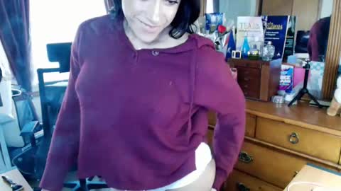 Angela Longcock online show from April 26, 2026, 10:51 pm