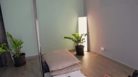 Snapshot of angelbae_ chatting on February 1, 2025, 4:11 pm AngelBae online show from February 1, 2025, 4:11 pm