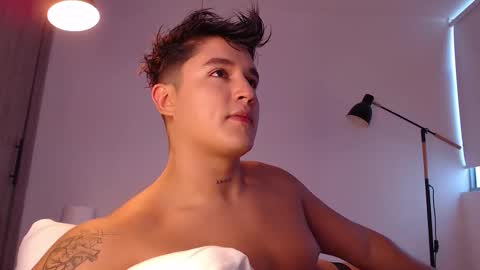 Snapshot of angelcossio chatting on October 29, 2025, 8:43 pm Angel online show from October 29, 2025, 8:43 pm