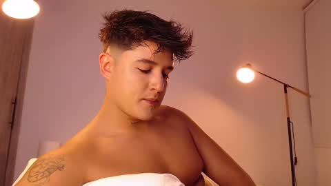 Snapshot of angelcossio chatting on November 14, 2025, 12:42 am Angel online show from November 14, 2025, 12:42 am