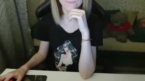 AngelCute32 online show from November 9, 2025, 3:21 pm