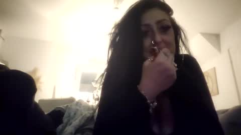 angeldevlin81 online show from June 6, 2026, 12:16 am