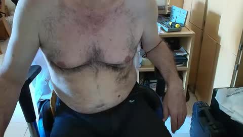 angelgarcia269 online show from April 11, 2026, 2:32 pm