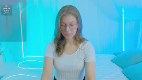 Ksenia online show from October 18, 2025, 2:18 pm