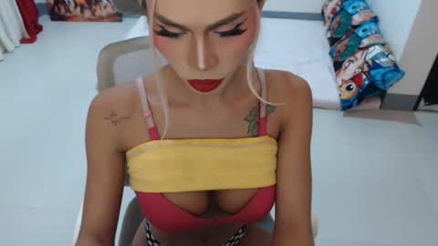 DIVINE ANGEL online show from January 16, 2026, 12:25 am