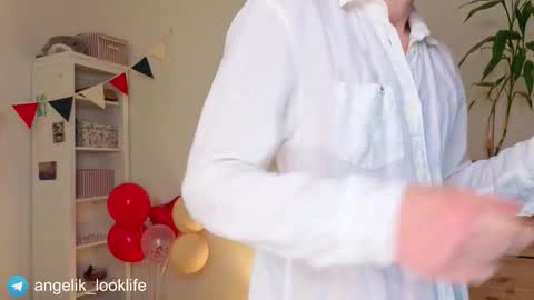 Snapshot of angelic_look chatting on February 17, 2026, 4:31 am Daniel online show from February 17, 2026, 4:31 am