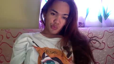 Snapshot of angelic_slutxx chatting on December 24, 2024, 6:33 am Yhanna online show from December 24, 2024, 6:33 am