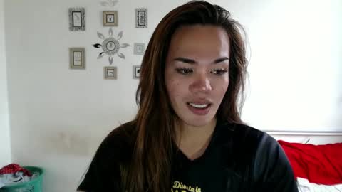 Snapshot of angelic_slutxx chatting on February 25, 2025, 4:24 am Yhanna online show from February 25, 2025, 4:24 am