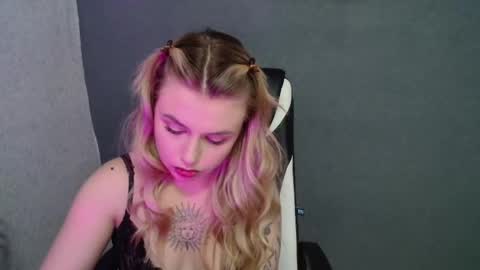 Snapshot of angelicablanch chatting on September 17, 2025, 9:16 pm angelicablanch online show from September 17, 2025, 9:16 pm