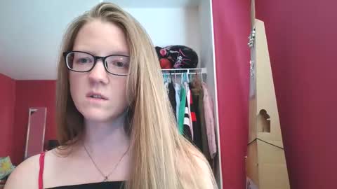 AngelicAngel online show from May 4, 2026, 7:32 pm