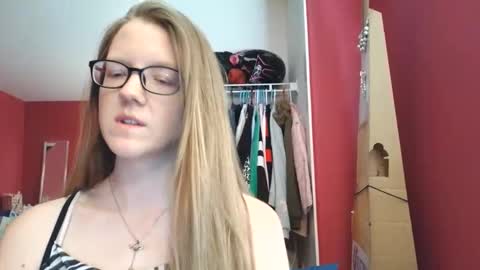 AngelicAngel online show from May 21, 2026, 5:42 pm