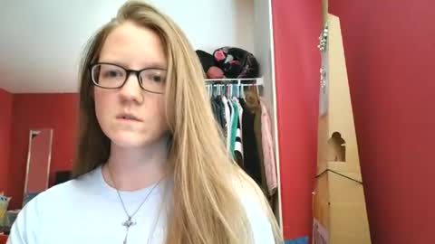AngelicAngel online show from June 18, 2026, 8:46 pm