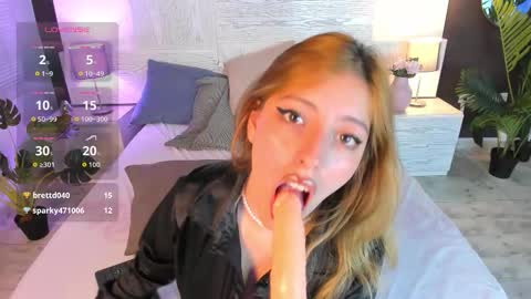 Angelique online show from October 10, 2025, 8:30 pm