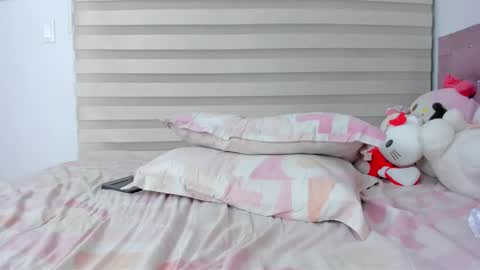   angelita   online show from February 21, 2025, 2:06 am