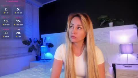 angelina_hilton online show from June 8, 2026, 11:54 am