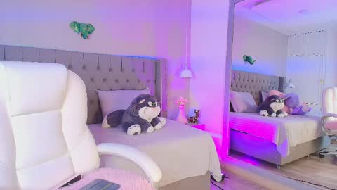 Angelina Honey online show from May 29, 2026, 4:10 am