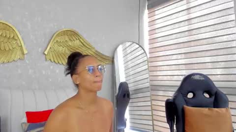 Snapshot of angelina_ruspoli chatting on March 1, 2026, 2:08 pm Angelina online show from March 1, 2026, 2:08 pm