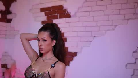 Snapshot of angelinagia chatting on October 29, 2025, 10:22 pm Angelina online show from October 29, 2025, 10:22 pm