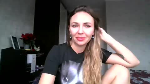 angelinalove28 online show from November 27, 2025, 7:43 am