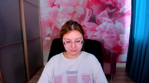 AngelinaLow online show from February 22, 2026, 6:24 am