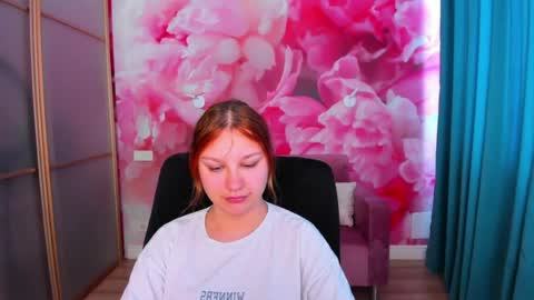 AngelinaLow online show from May 15, 2026, 11:28 am