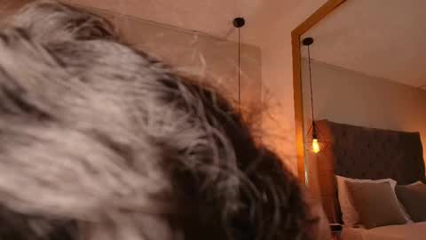 Snapshot of angelinarosss_ chatting on March 6, 2025, 11:31 pm online show from March 6, 2025, 11:31 pm